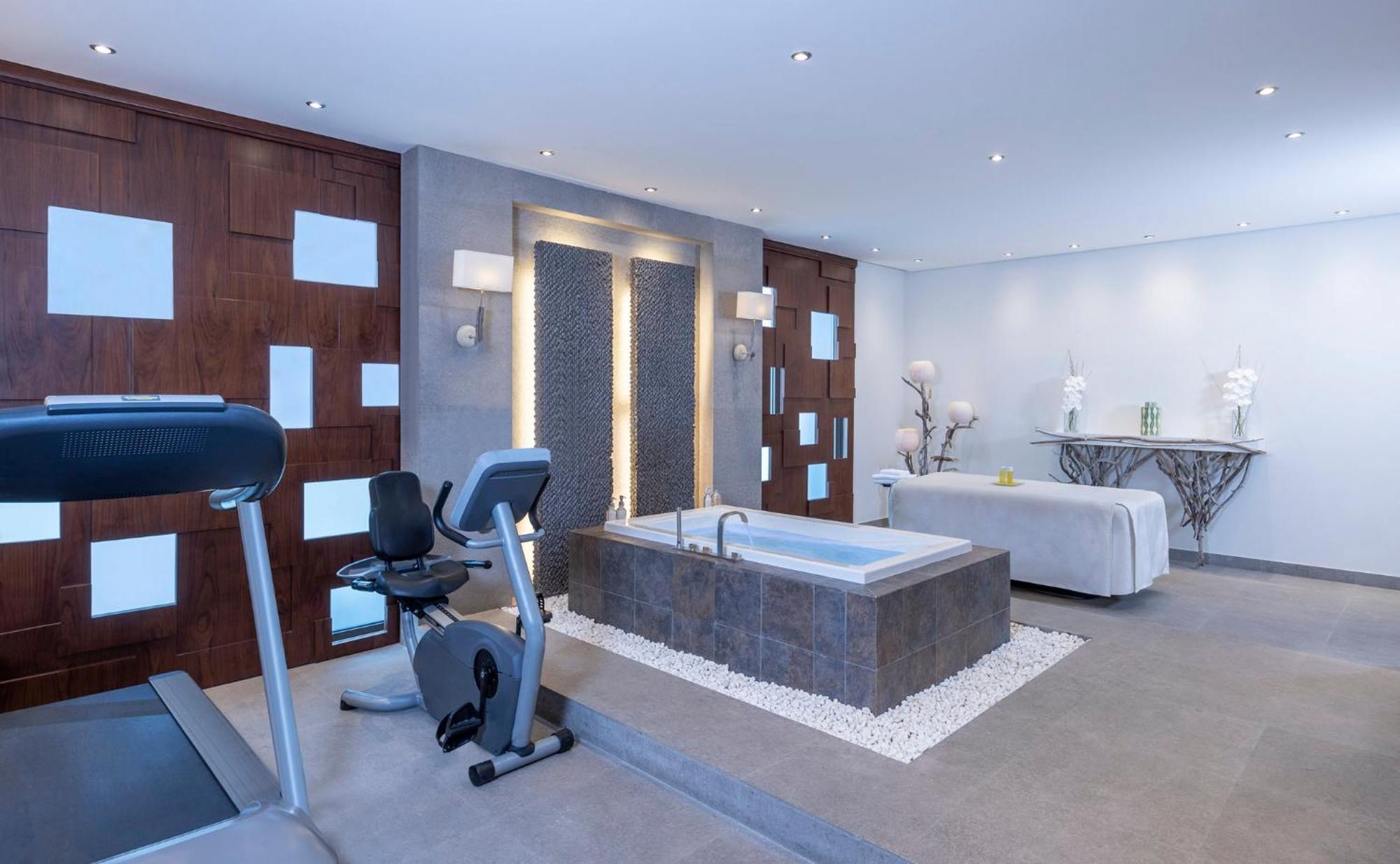 Mandarin Oriental Al Faisaliah, Rijád Exteriér fotografie A modern bathroom
