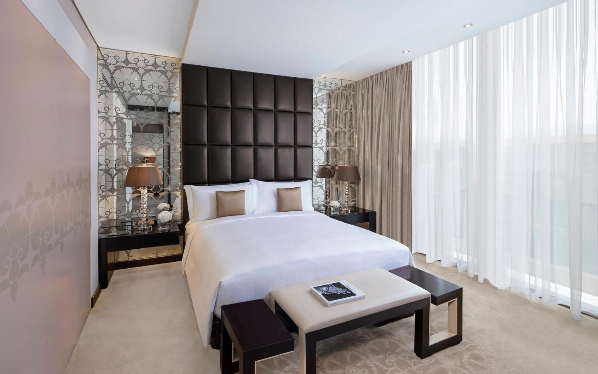 Mandarin Oriental Al Faisaliah, Rijád Exteriér fotografie A bedroom at the hotel